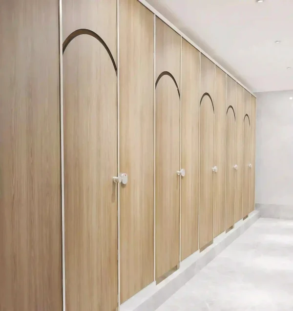 custom-partition-for-toilet-with-adjustable-sizes