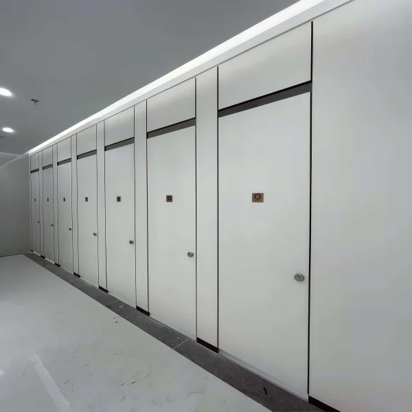 eco-friendly-toilet-cubicle-partition